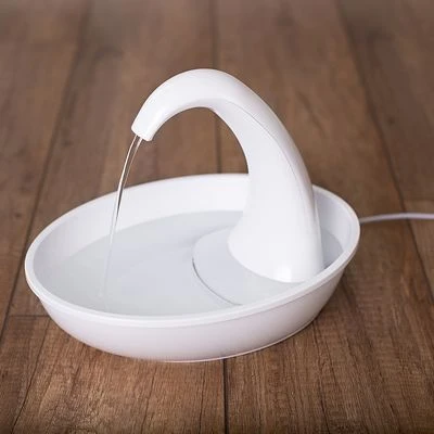 Bebedero Fuente Cisne De Pioneer Pet 4 Bebedero Fuente Cisne De Pioneer Pet - Imagen 2